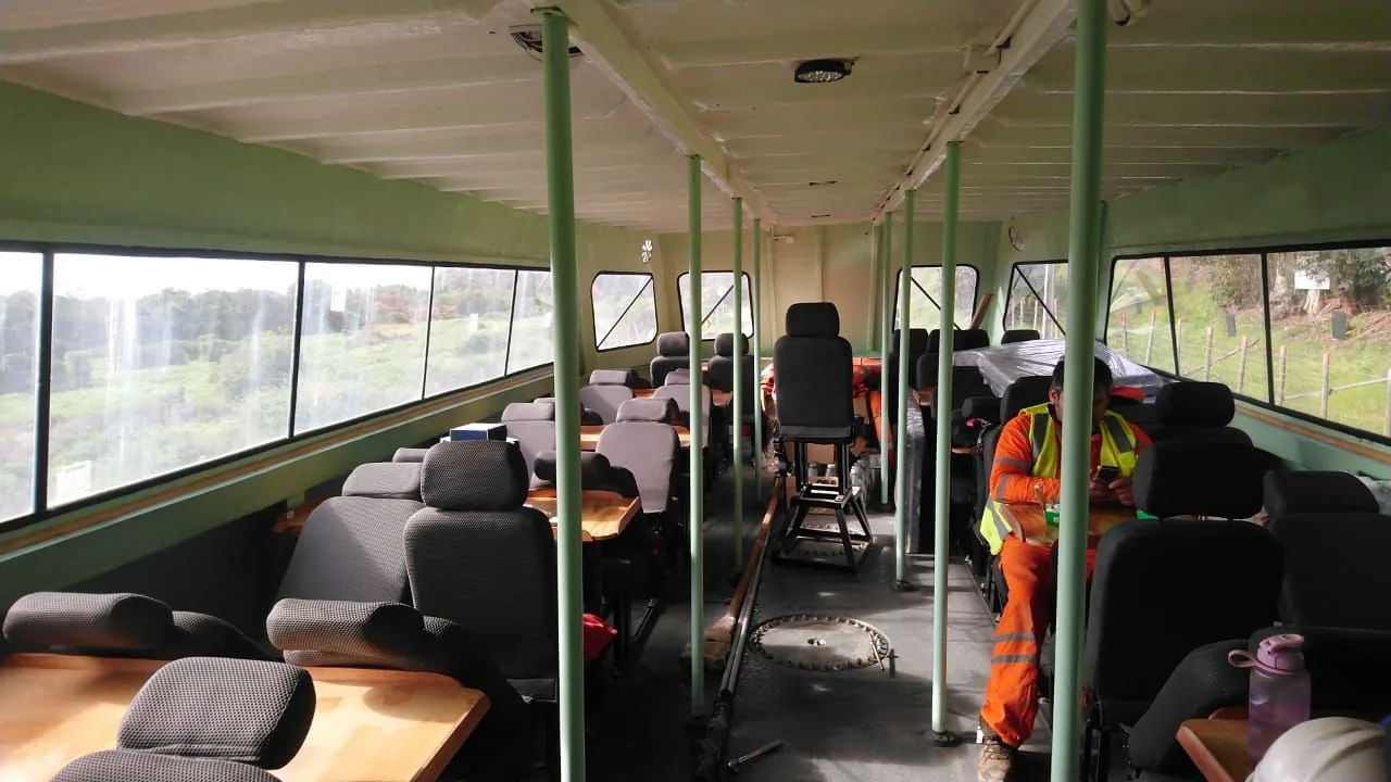 Interior de pasajeros en embarcación C-VII