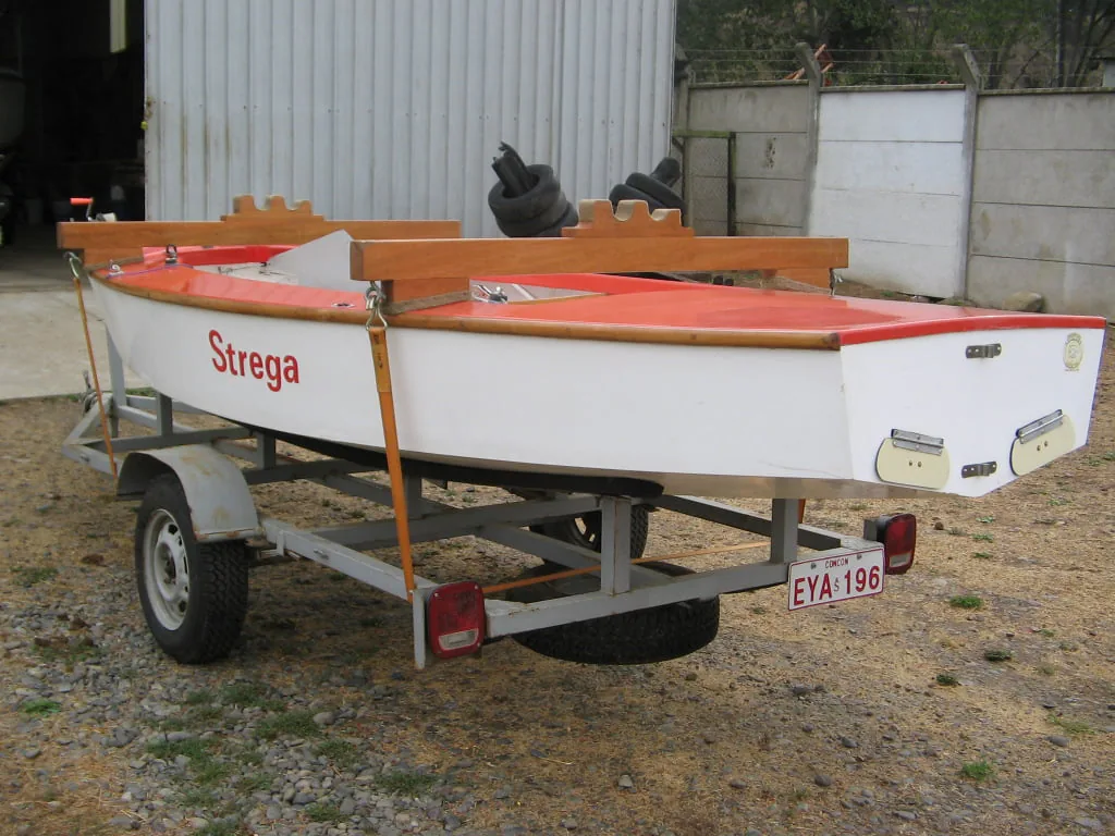 Velero Pirat construido en PRFV