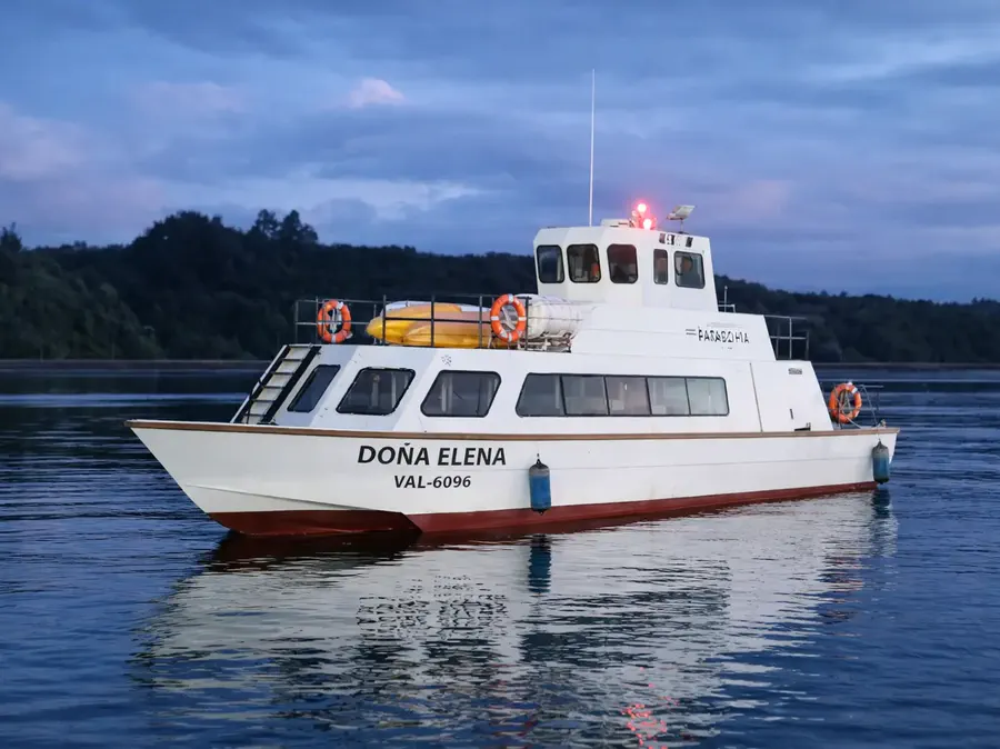 Embarcaci&oacute;n de turismo construida por CONAVRE
