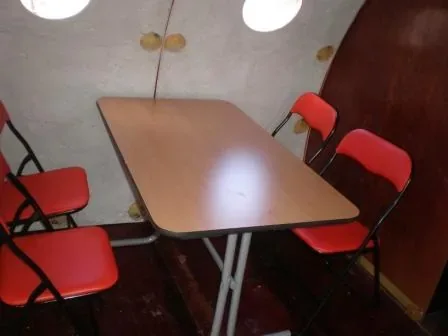 Refugios glaciares · fabricación PRFV · Interior equipado